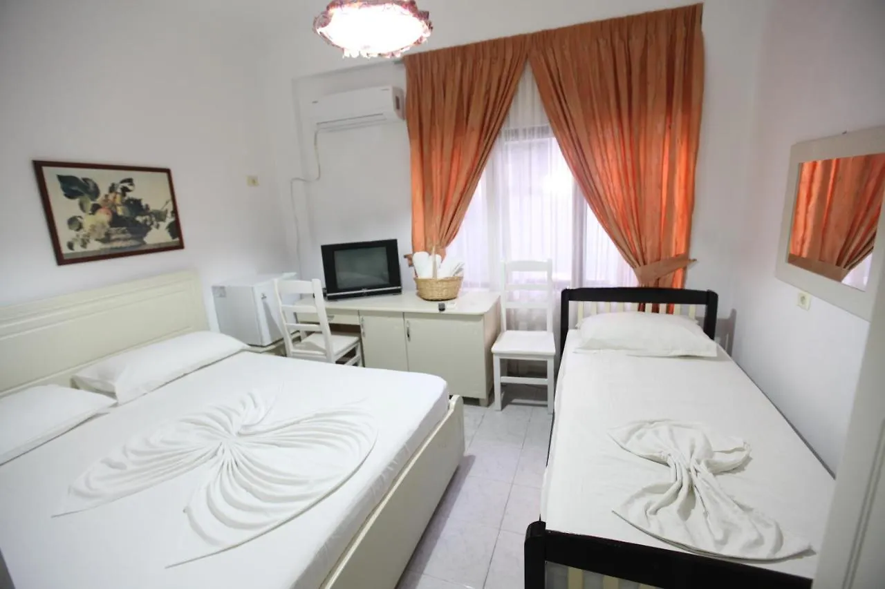 ***  Malvina Hotel Golem  Albania
