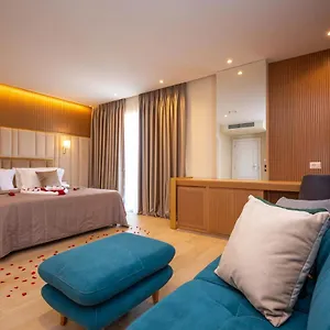 Hotel Merar, Golem (Tirana)